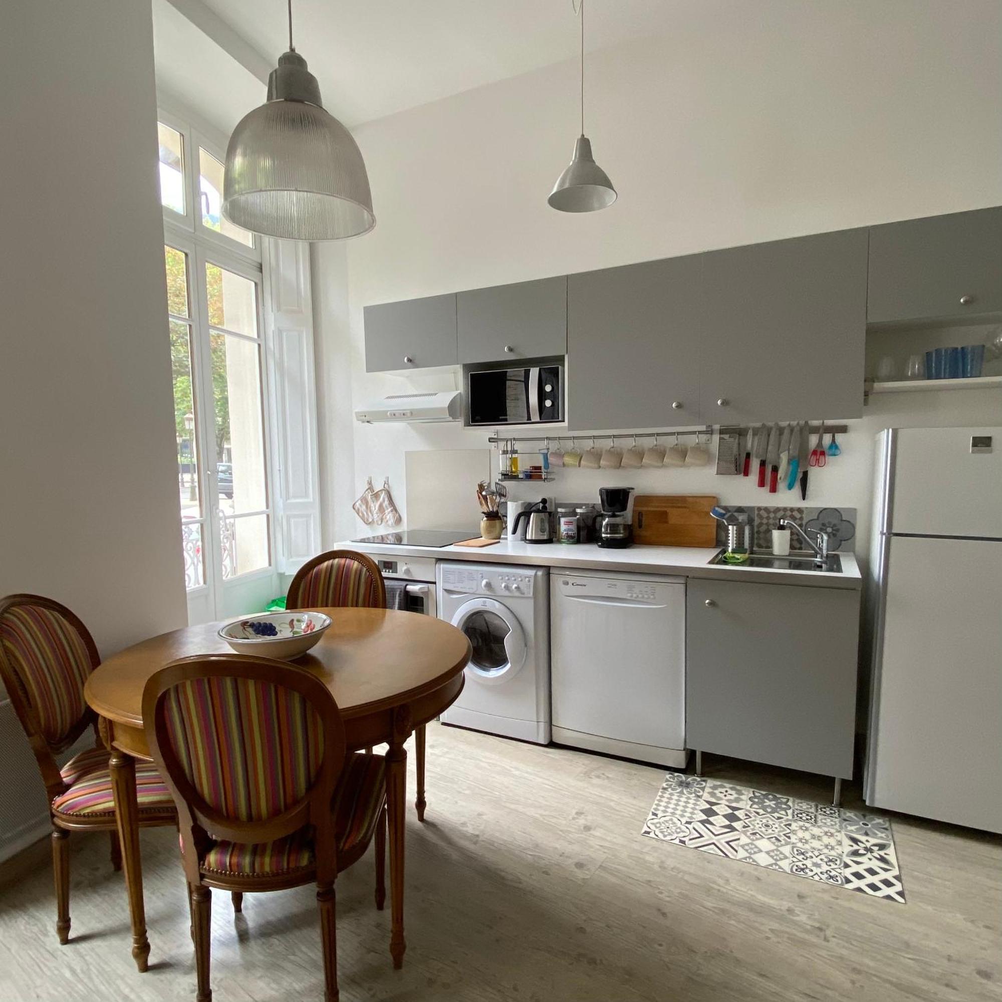 Ground Floor - Hauseman Building Close To Thermes Bagneres-de-Luchon Экстерьер фото